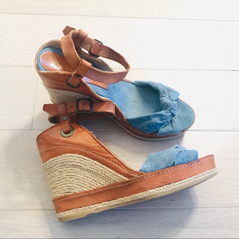 ‼️must go by 05/26‼️Cute denim wedges